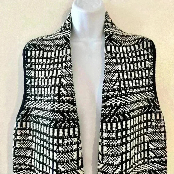 Anthropologie Angel of the North Roenne Cardigan Vest Black White Knit Sz Medium - Picture 2 of 15